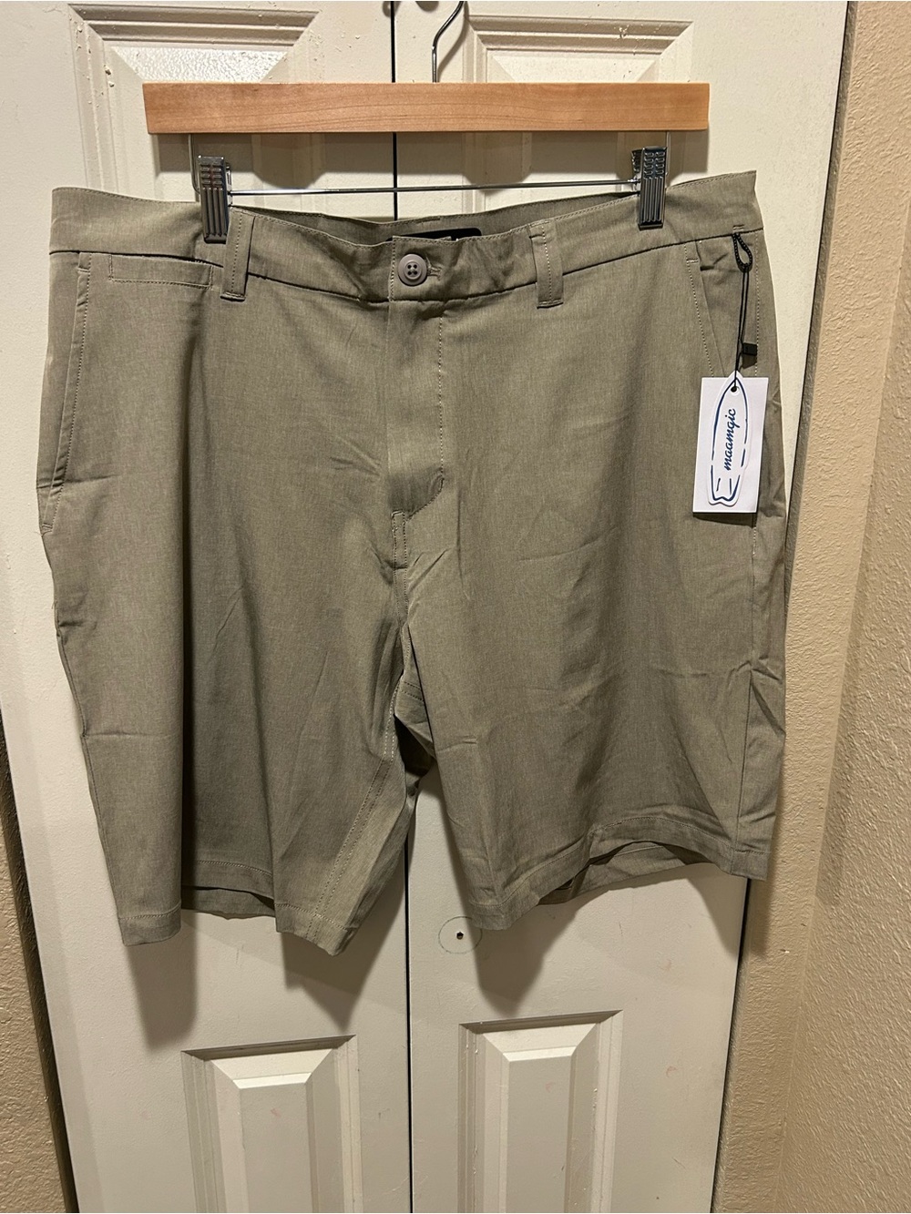 NWT Maamgic Amphibian Shorts Men’s Land Sea Water Hike Outdoors , size 36